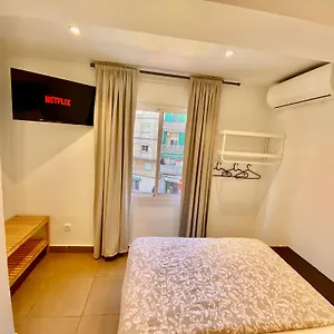 https://suites-con-bano-privado-frente-a-la-estacion-de-metro-l5.topbarcelonahotels.com