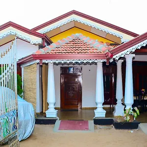 Lakshmi Family , Negombo Šrí Lanka